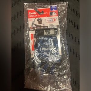 Franklin youth batting gloves